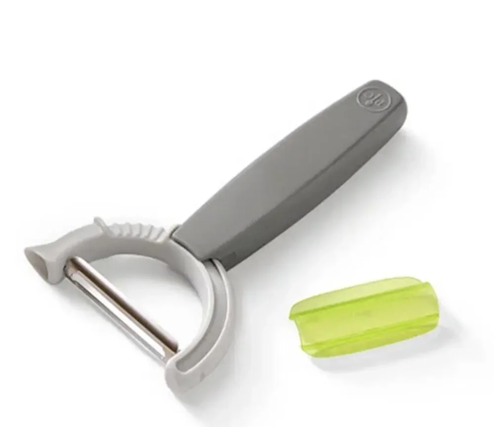NEW Pampered Chef Pivoting Peeler Item # 101228